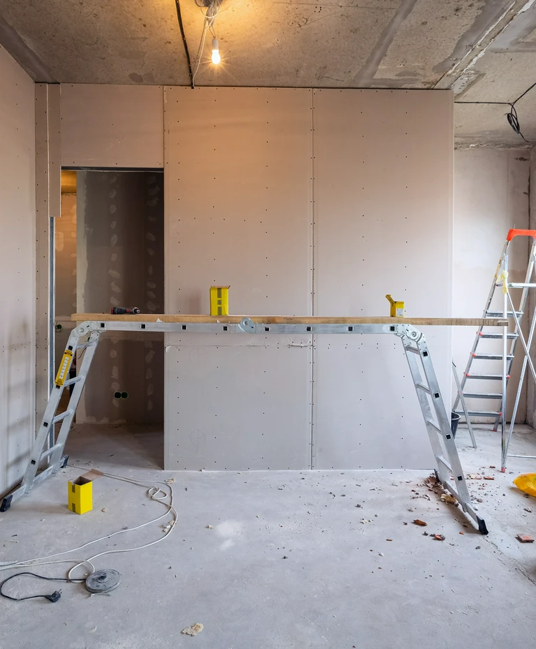 drabina przy płycie gk