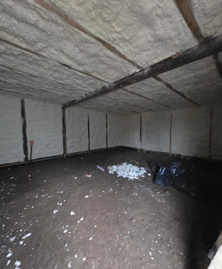 mężczyzna na poddaszu